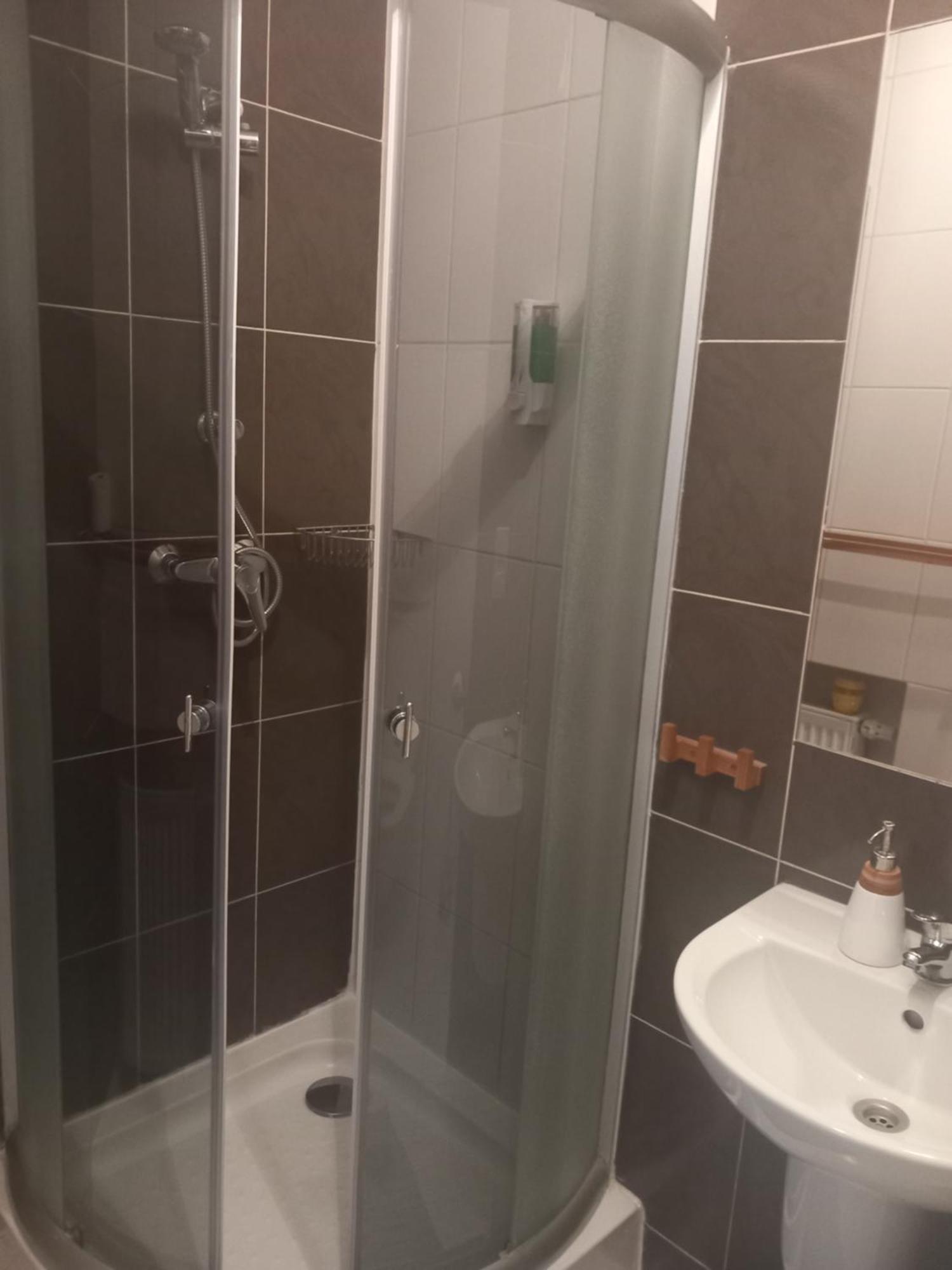 Dobry Klimat Hotel Uniejow Bagian luar foto